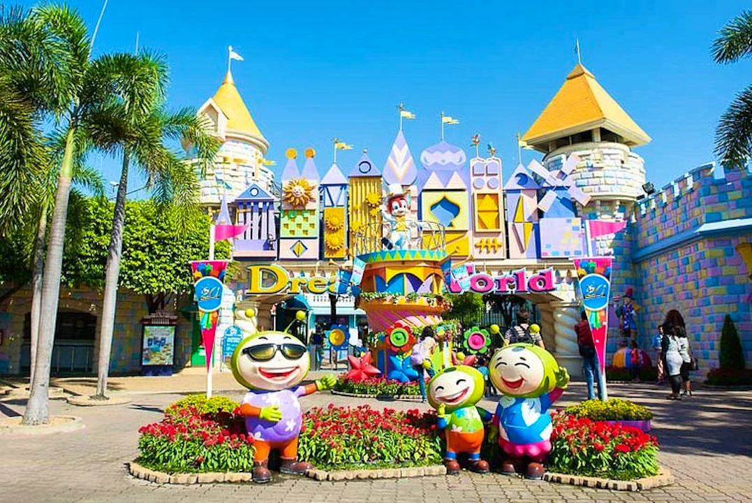 Dream World Bangkok and Mahanakhon SkyWalk Combo Ticket